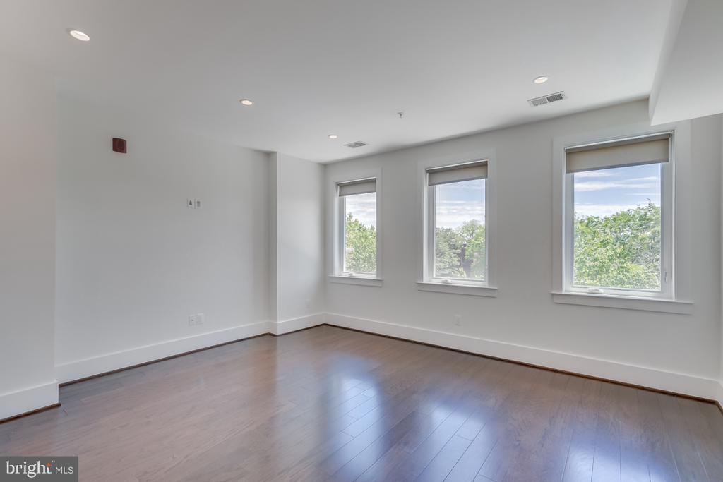 1451 GIRARD STREET NW Unit: 4