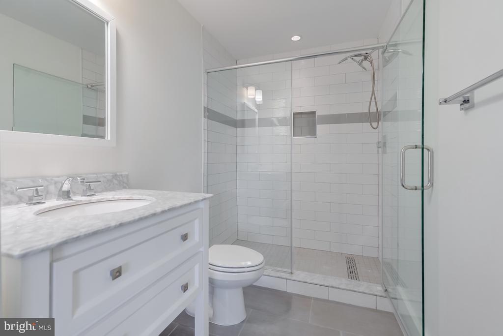 1451 GIRARD STREET NW Unit: 4