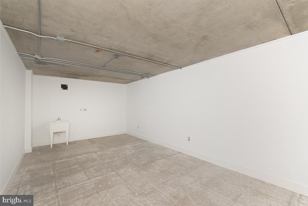 1800 MONTANA AVENUE NE Unit: WR101