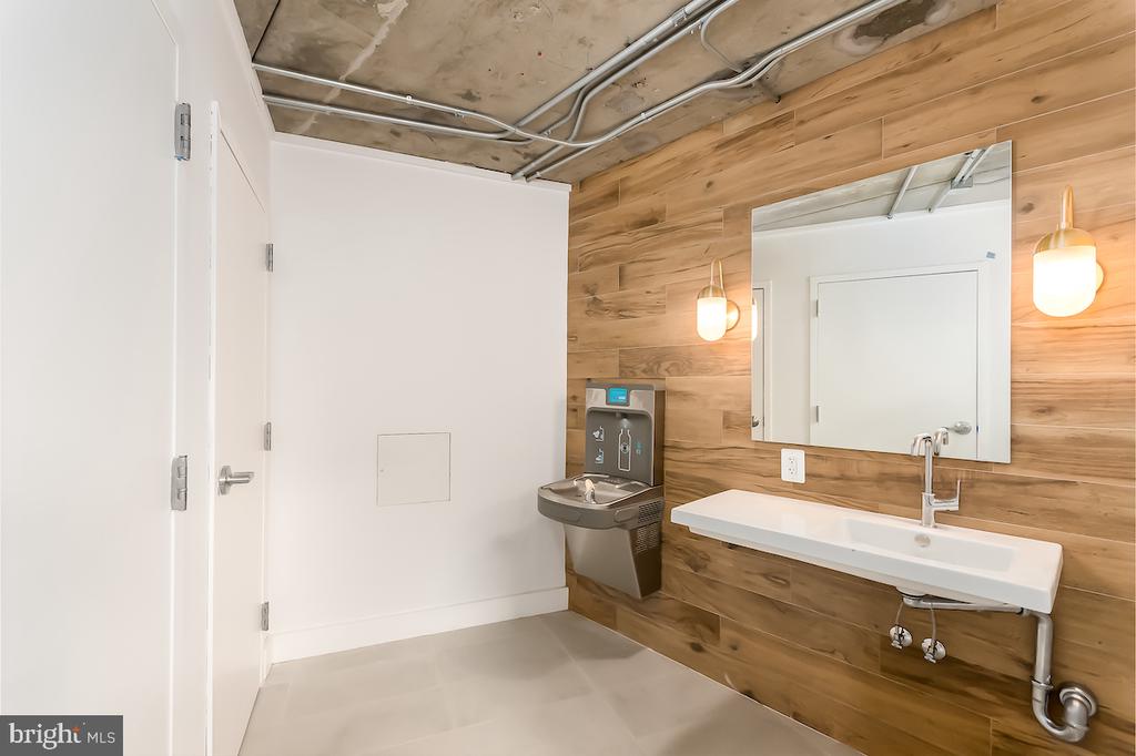 1800 MONTANA AVENUE NE Unit: WR101