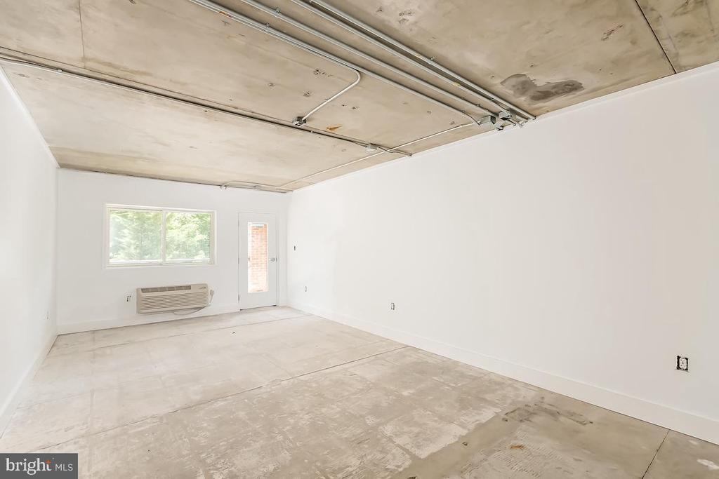 1800 MONTANA AVENUE NE Unit: WR301