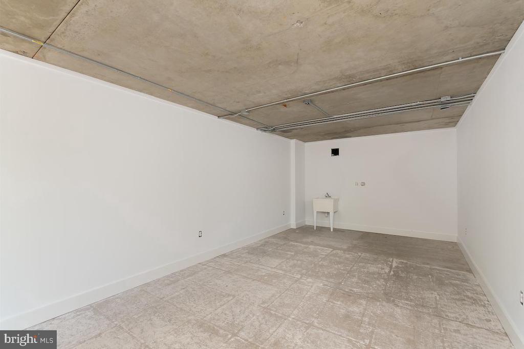 1800 MONTANA AVENUE NE Unit: WR301