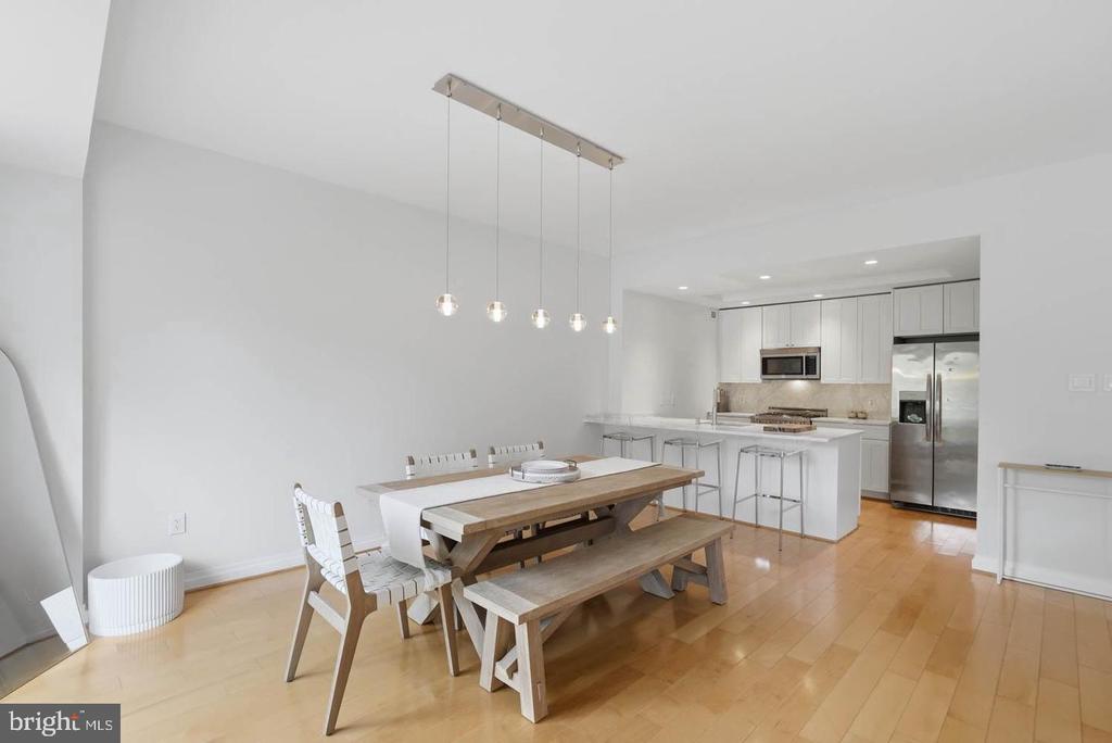 3251 PROSPECT STREET NW Unit: 302