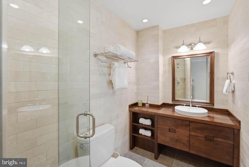 3251 PROSPECT STREET NW Unit: 302