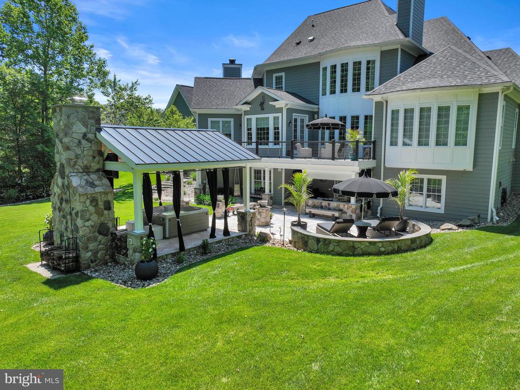 1006 ST ANNES LANE