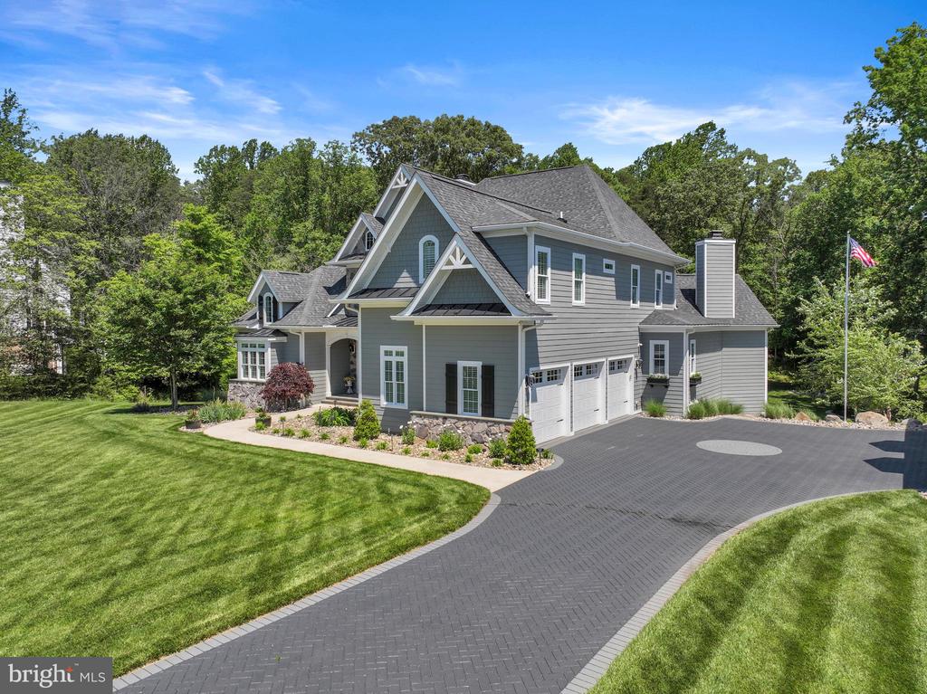 1006 ST ANNES LANE