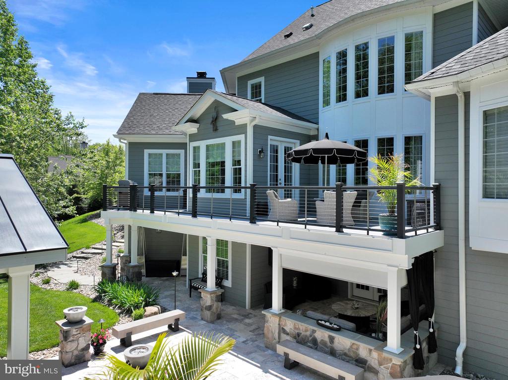 1006 ST ANNES LANE