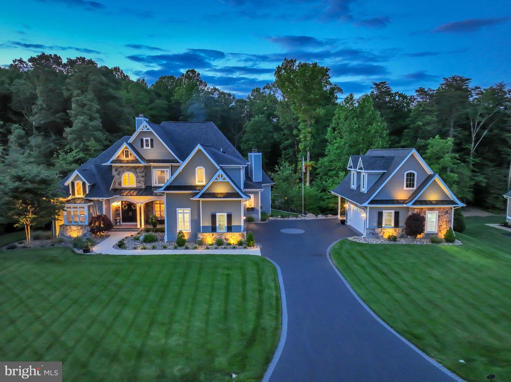 1006 ST ANNES LANE