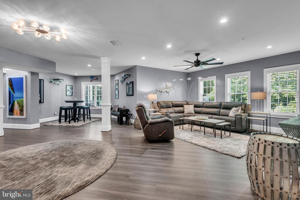 1006 ST ANNES LANE