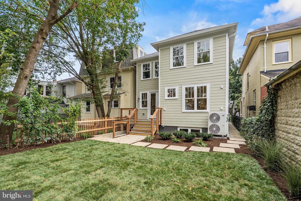 48 MURRAY AVENUE