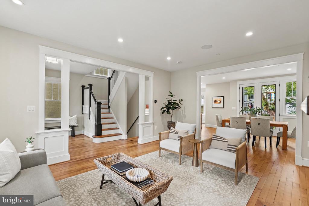 48 MURRAY AVENUE