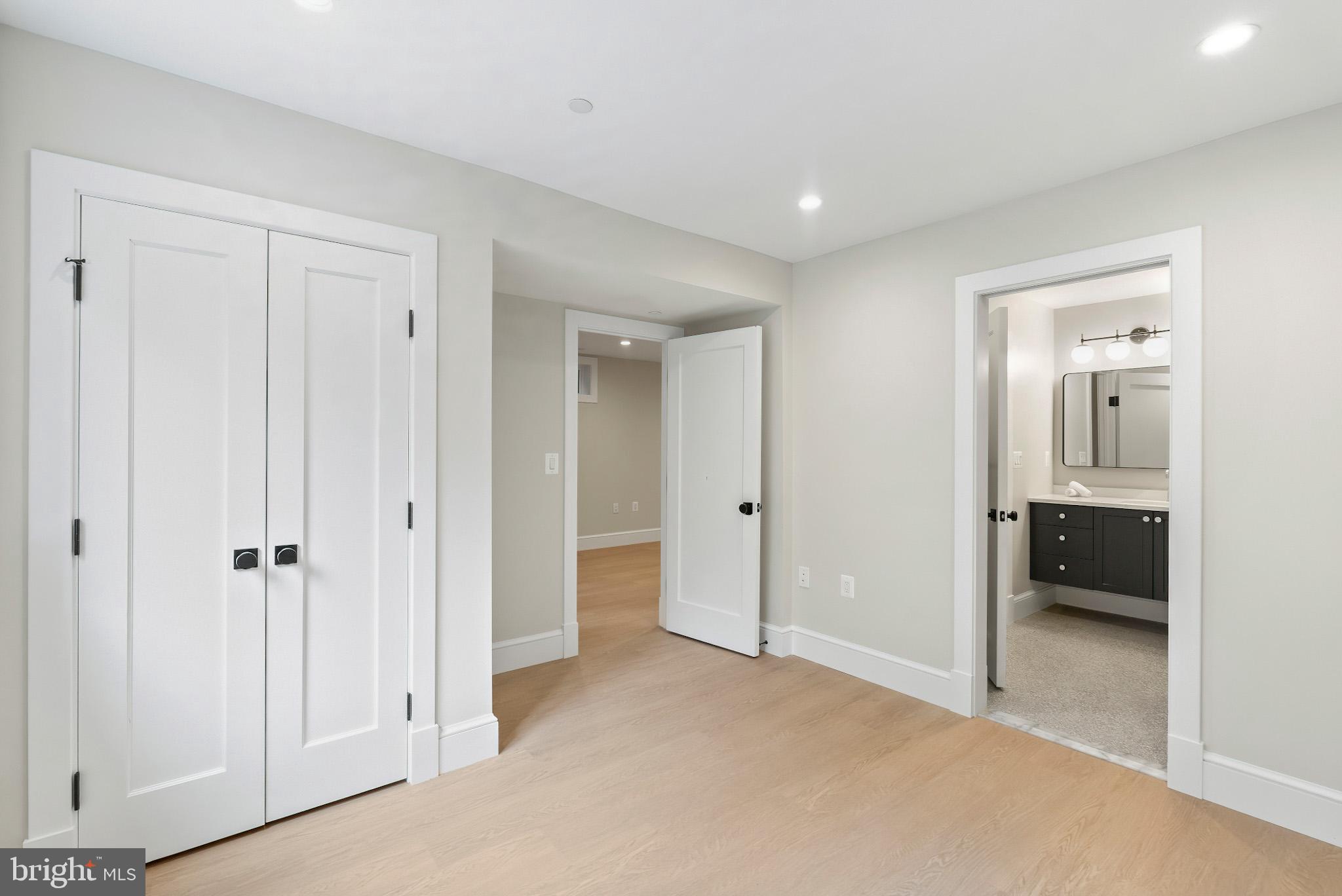 48 MURRAY AVENUE