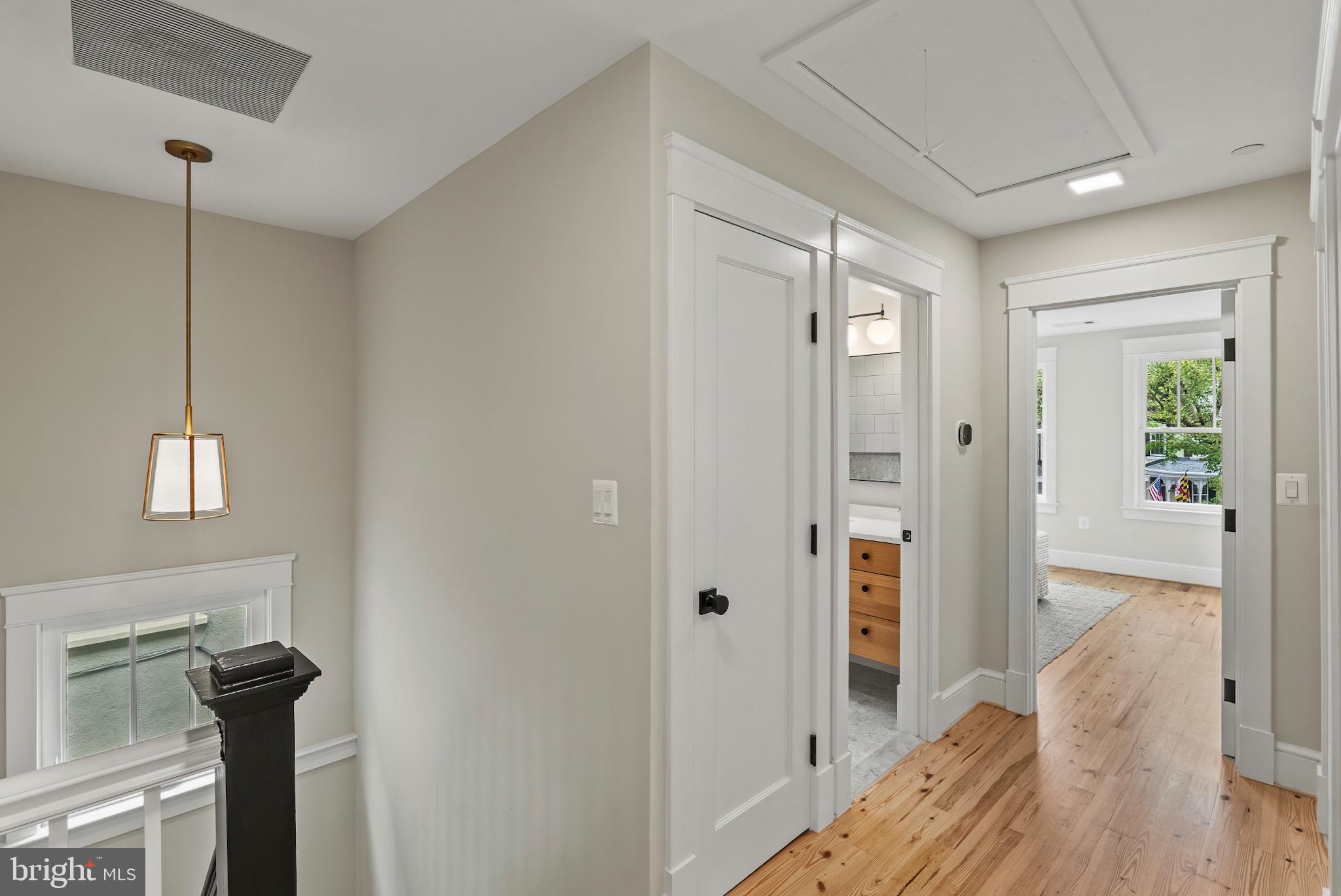 48 MURRAY AVENUE