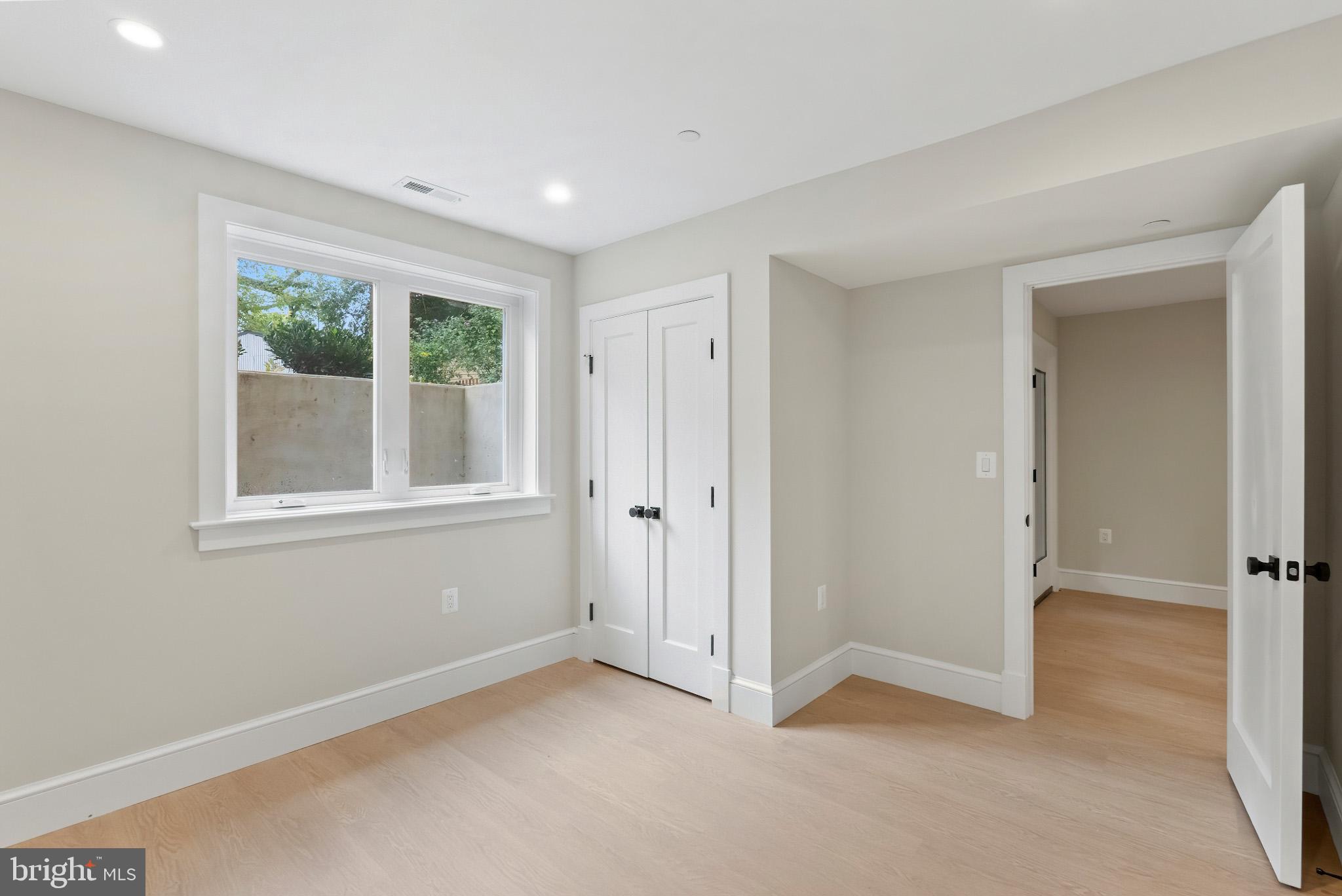 48 MURRAY AVENUE