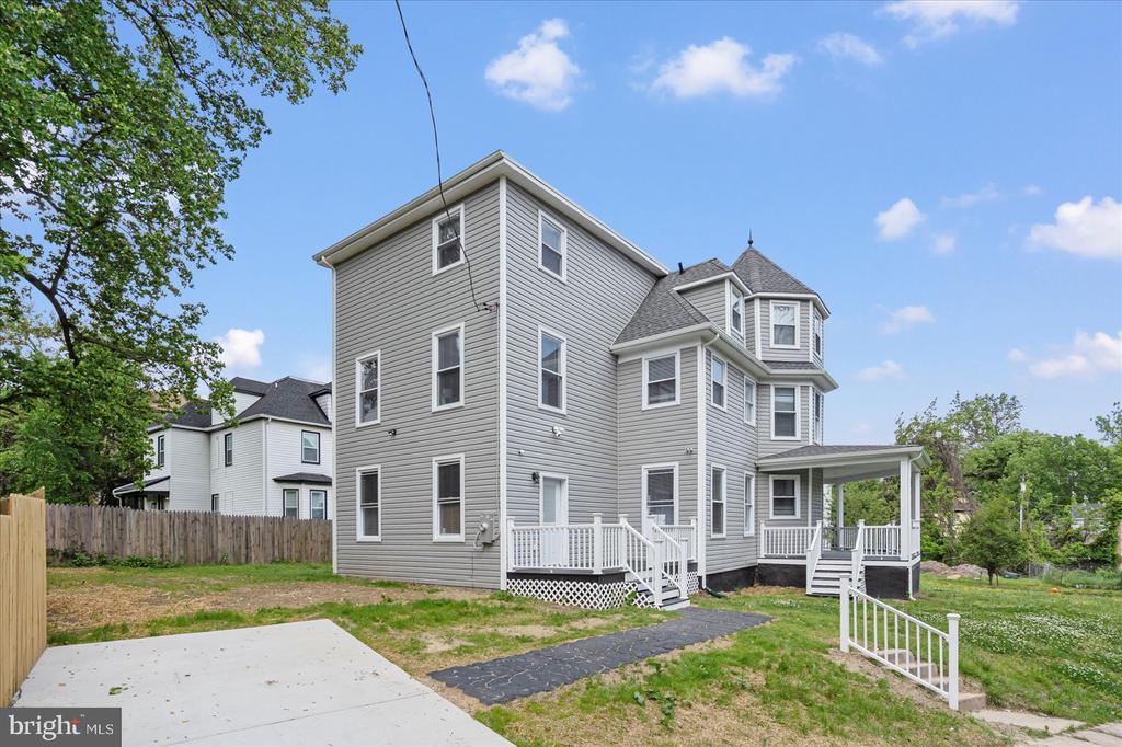 2200 CHELSEA TERRACE