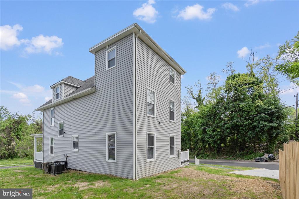 2200 CHELSEA TERRACE