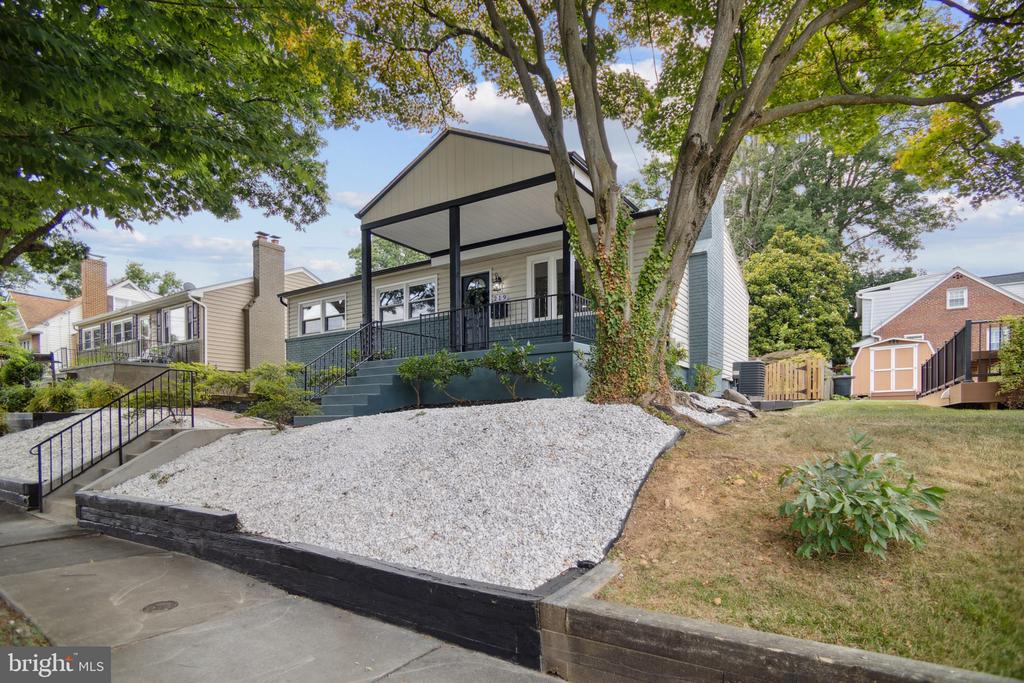 219 GLENRAE DRIVE