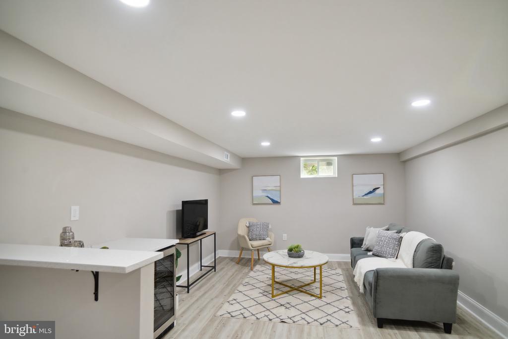 219 GLENRAE DRIVE