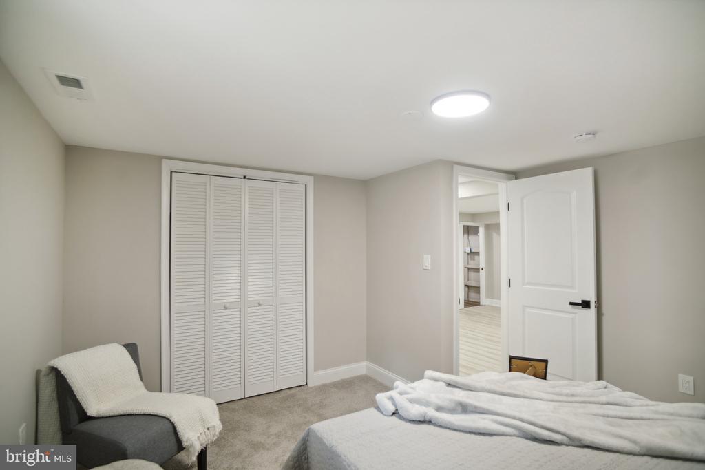 219 GLENRAE DRIVE