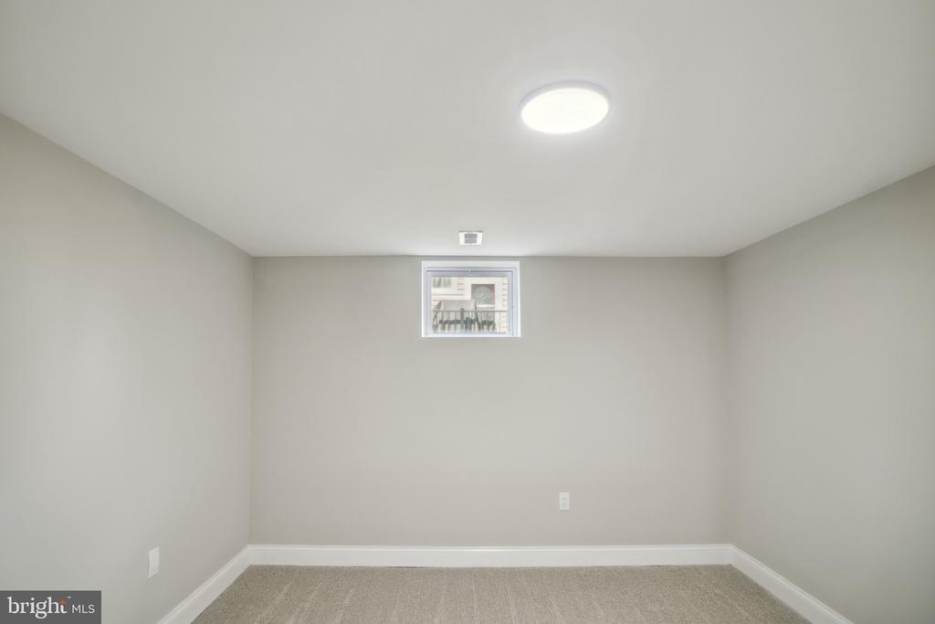 219 GLENRAE DRIVE
