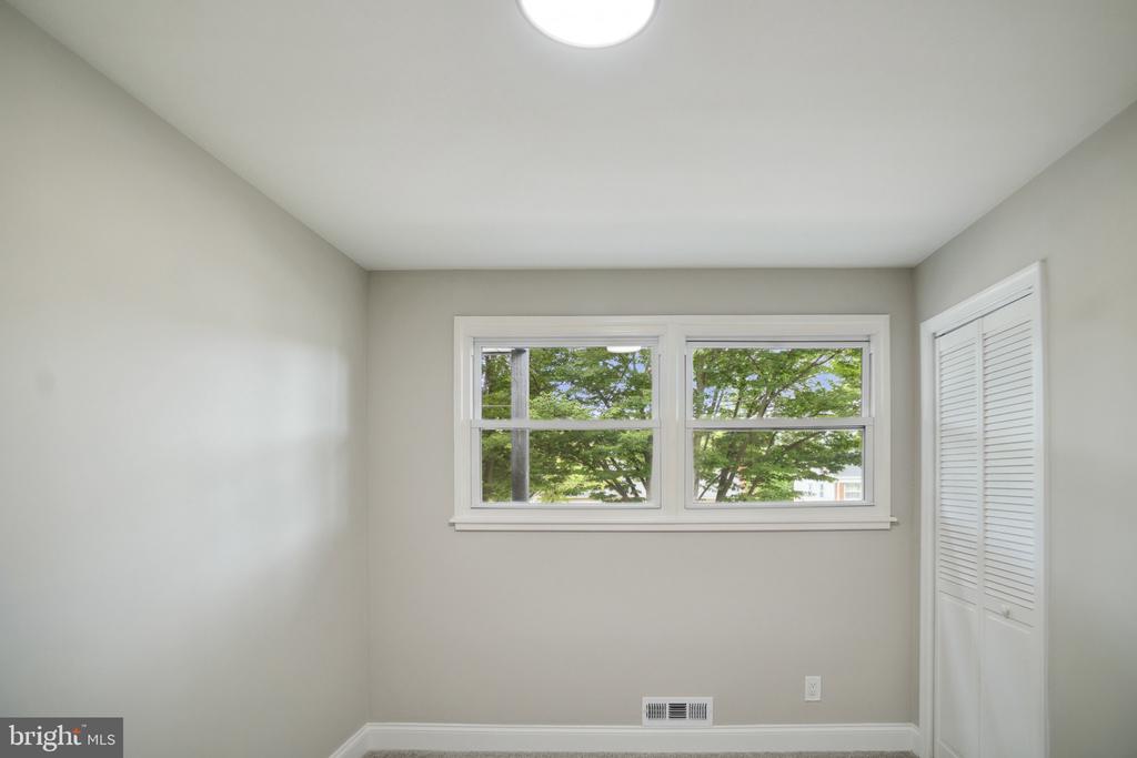 219 GLENRAE DRIVE
