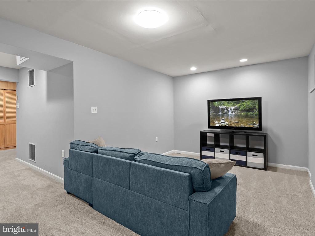5757 YELLOWROSE COURT