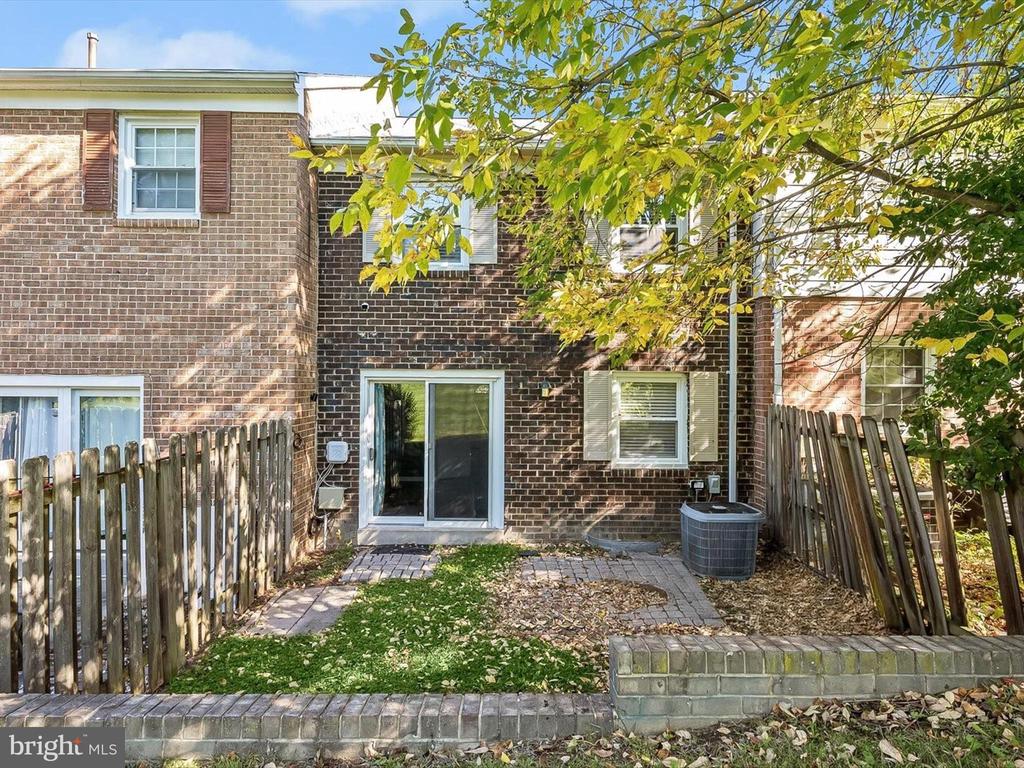 5757 YELLOWROSE COURT