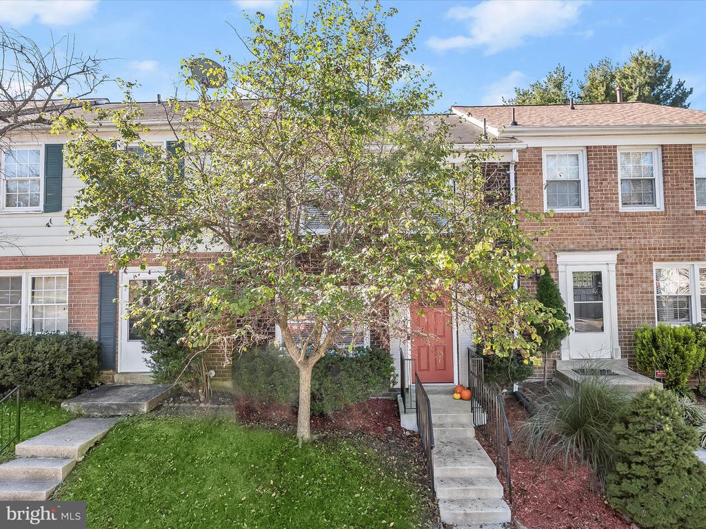 5757 YELLOWROSE COURT
