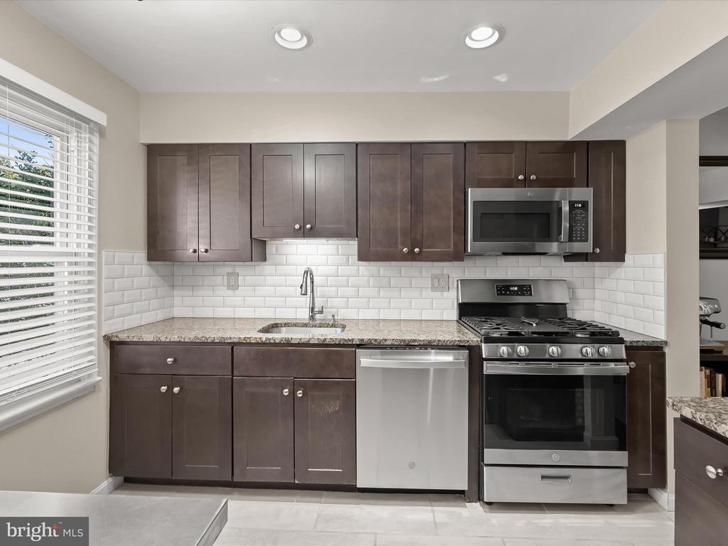 5757 YELLOWROSE COURT