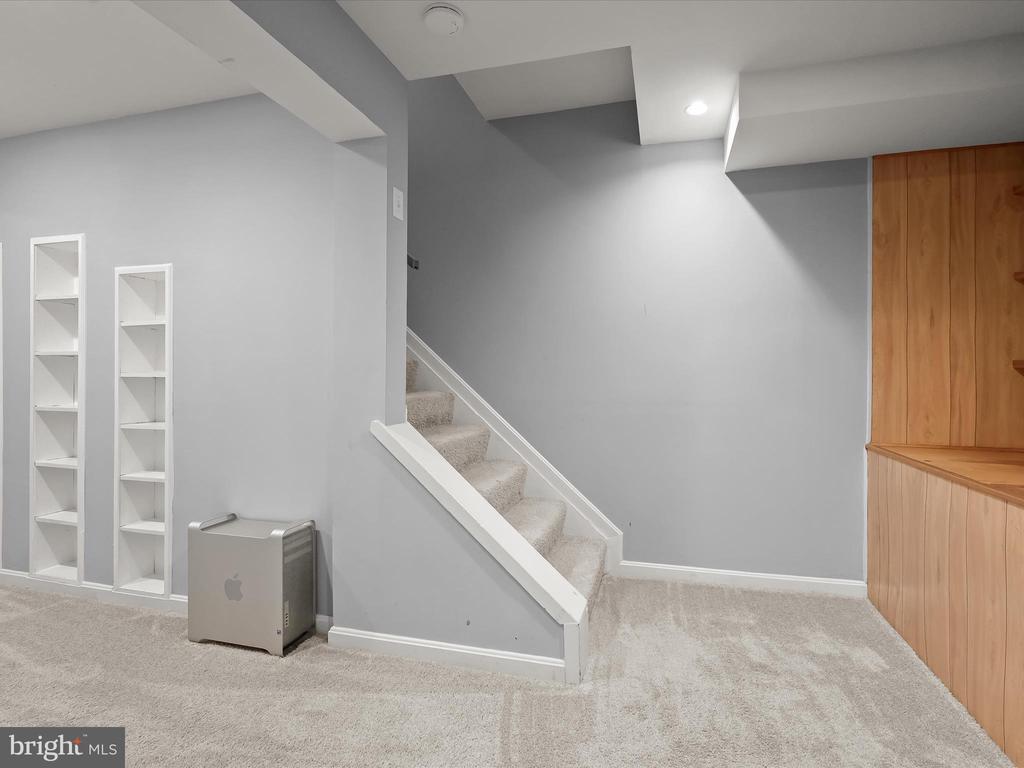 5757 YELLOWROSE COURT