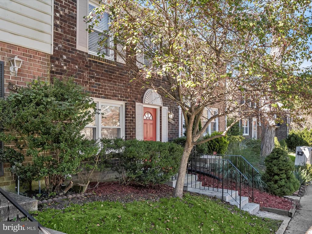 5757 YELLOWROSE COURT