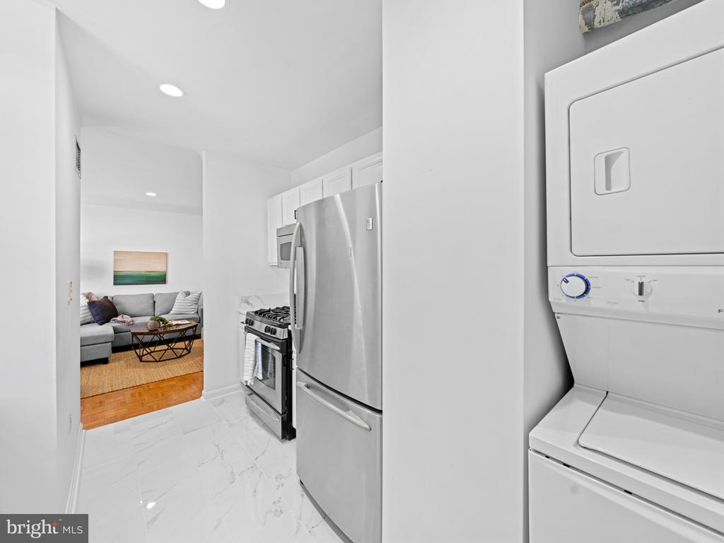 7111 WOODMONT AVENUE 918