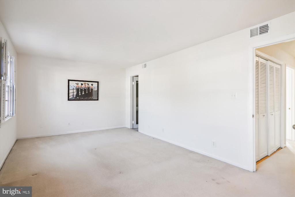 3504 Hamlet Pl #704