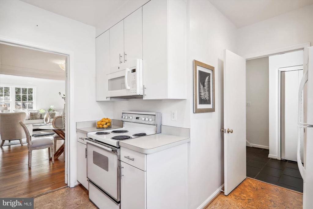 3504 Hamlet Pl #704