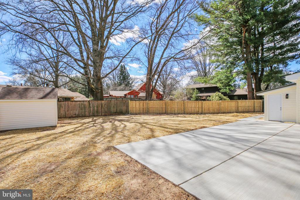 19133 HERITAGE HILLS DRIVE