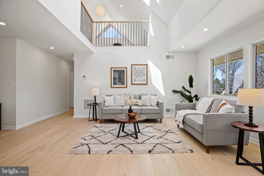 19133 HERITAGE HILLS DRIVE