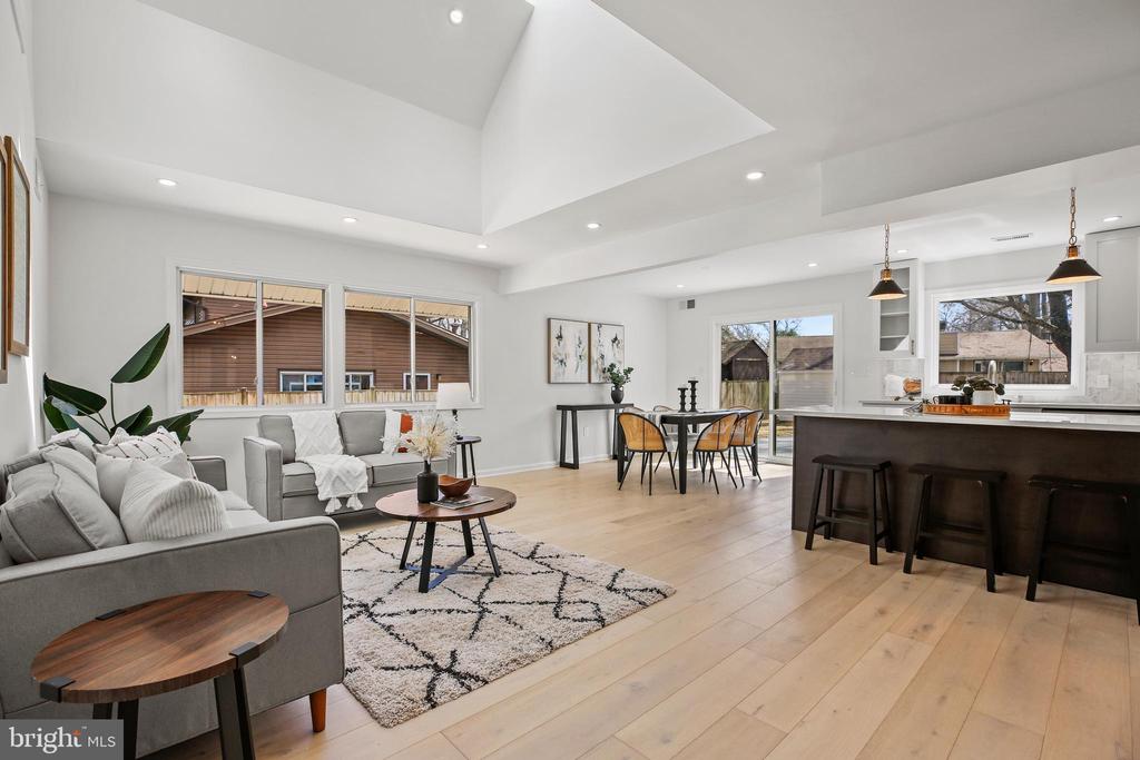 19133 HERITAGE HILLS DRIVE