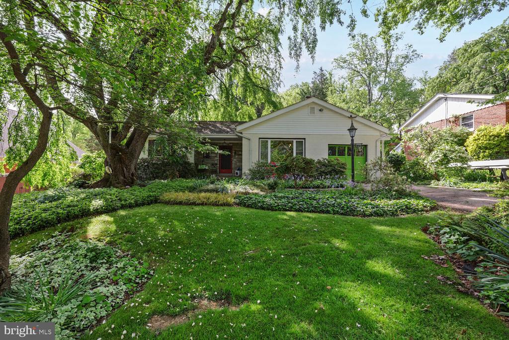 406 Pershing Dr