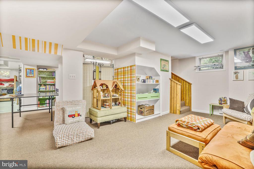 406 Pershing Dr