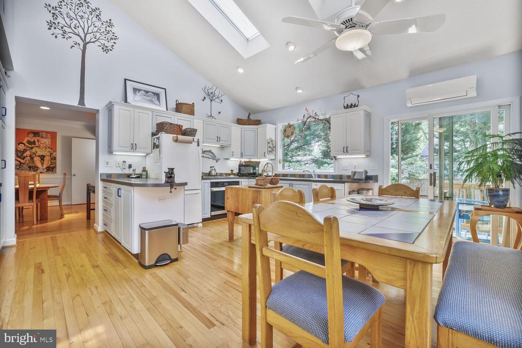 406 Pershing Dr