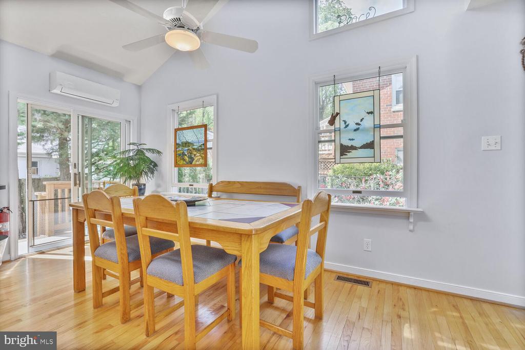 406 Pershing Dr