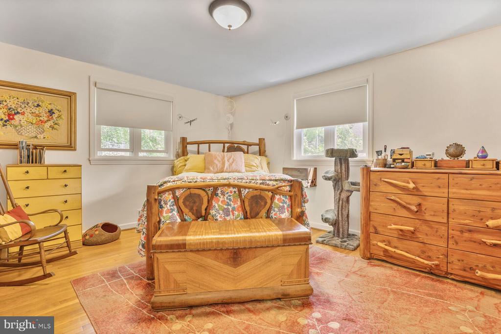 406 Pershing Dr
