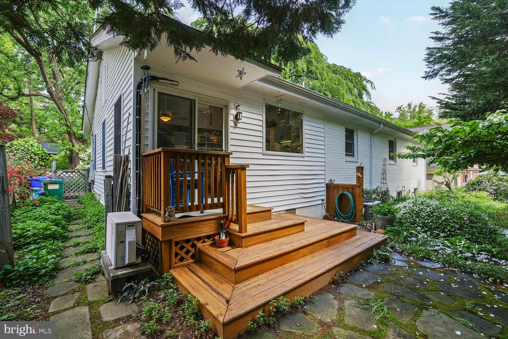 406 Pershing Dr