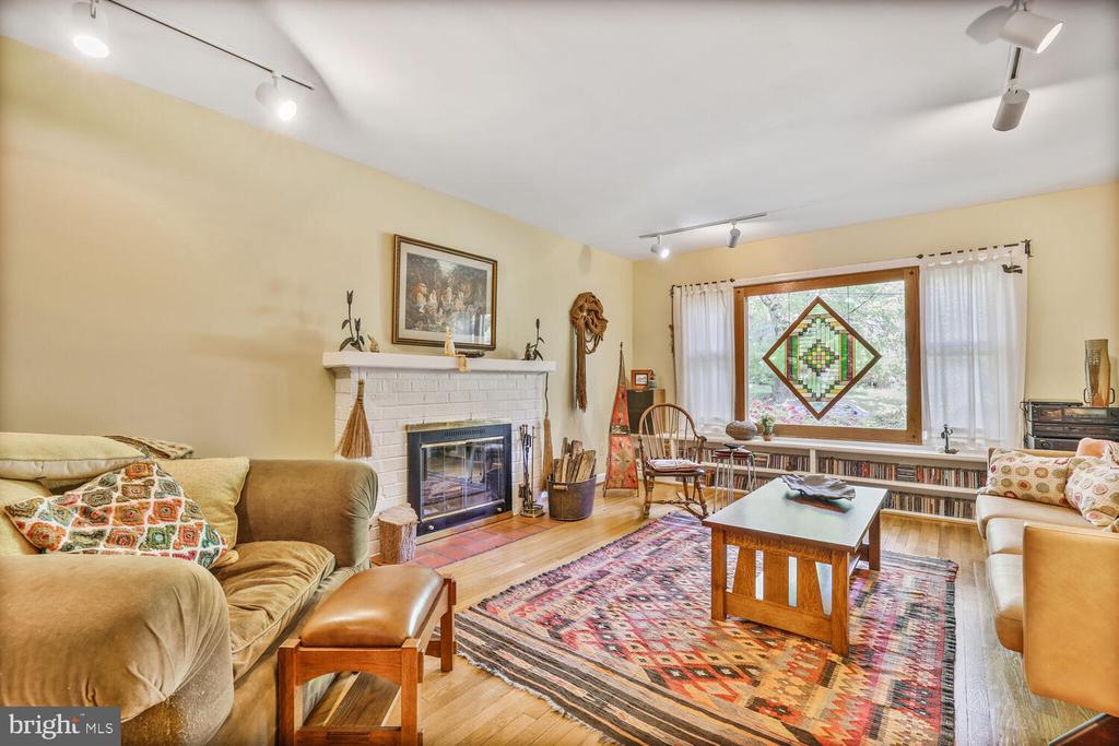 406 Pershing Dr