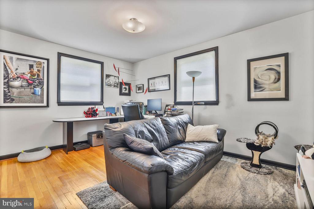 406 Pershing Dr