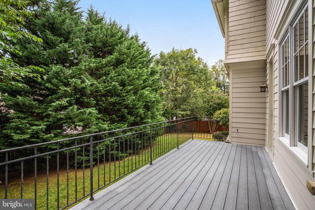 6108 LANDON LANE