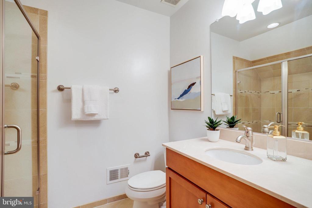 6108 LANDON LANE
