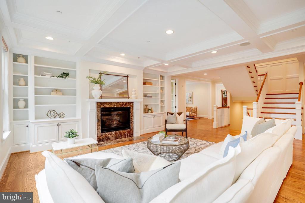6108 LANDON LANE