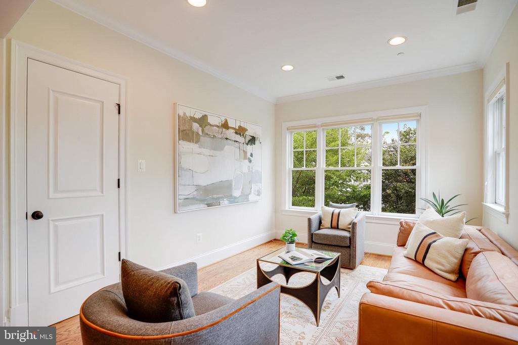 6108 LANDON LANE