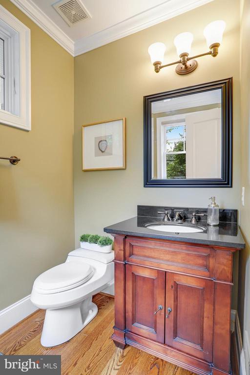 6108 LANDON LANE